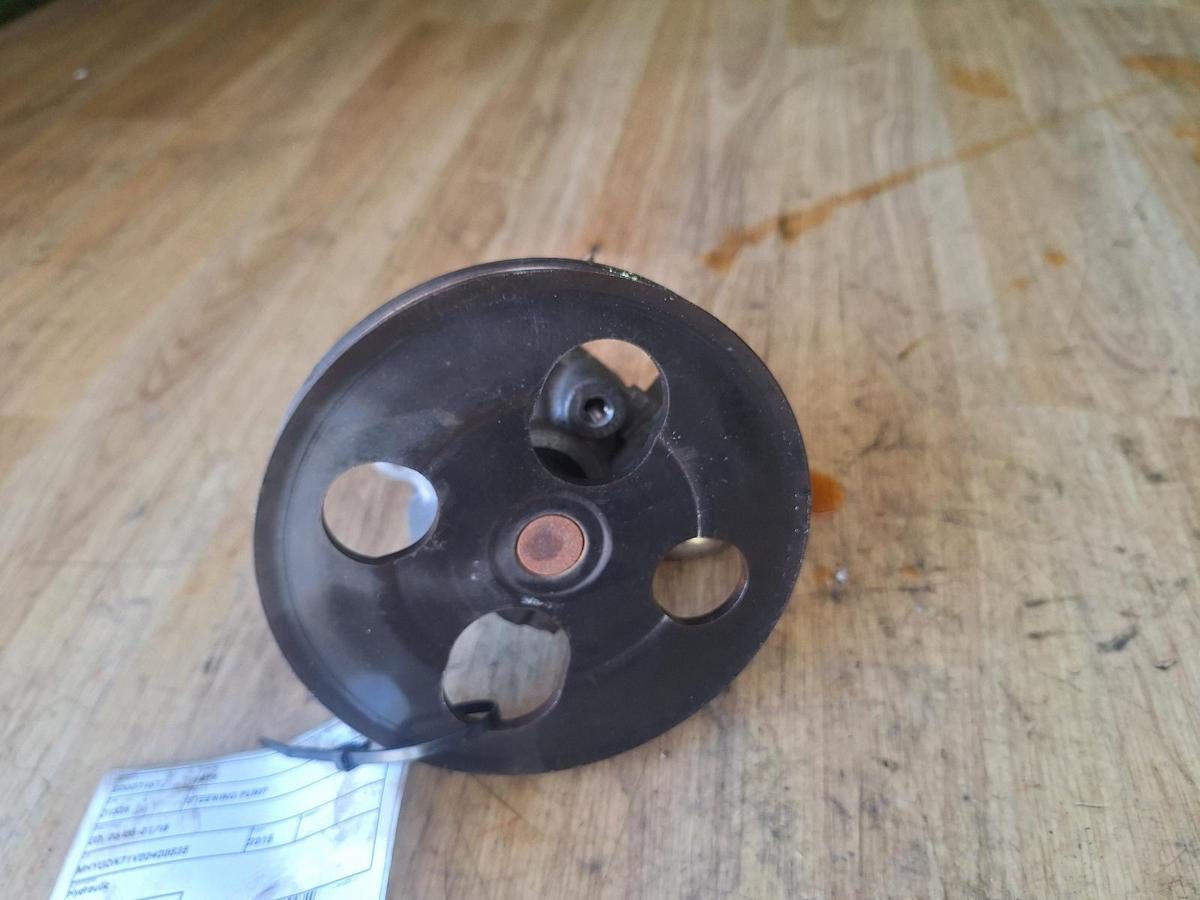 1000898553-Steering Pump Top