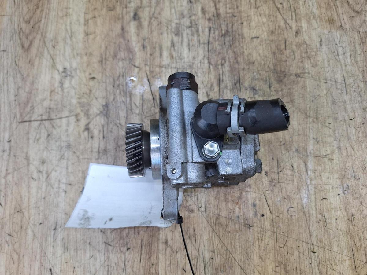 1000932208-Steering Pump Top
