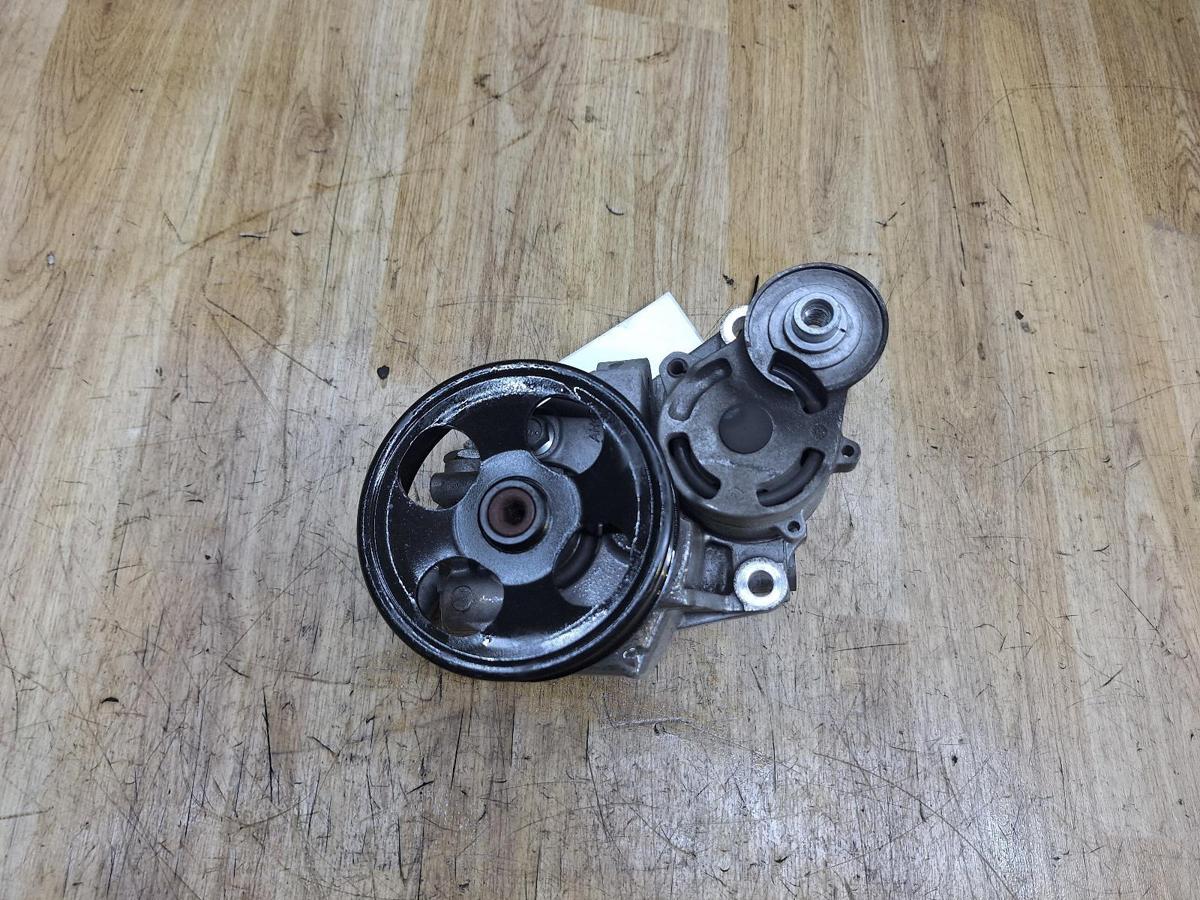 1000938105-Steering Pump Top