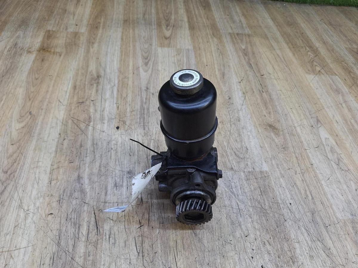 1000936172-Steering Pump Top