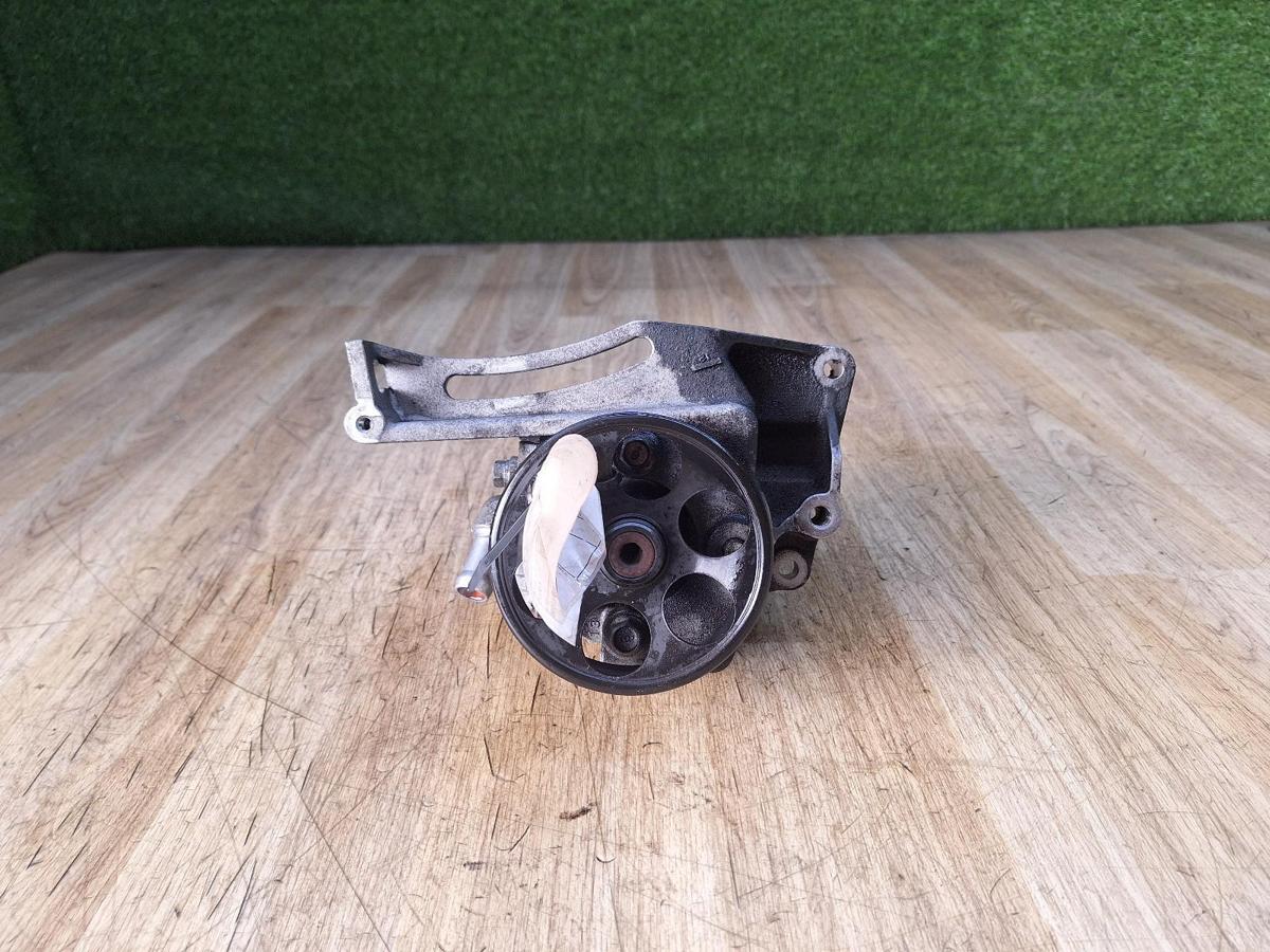 1000937942-Steering Pump Top