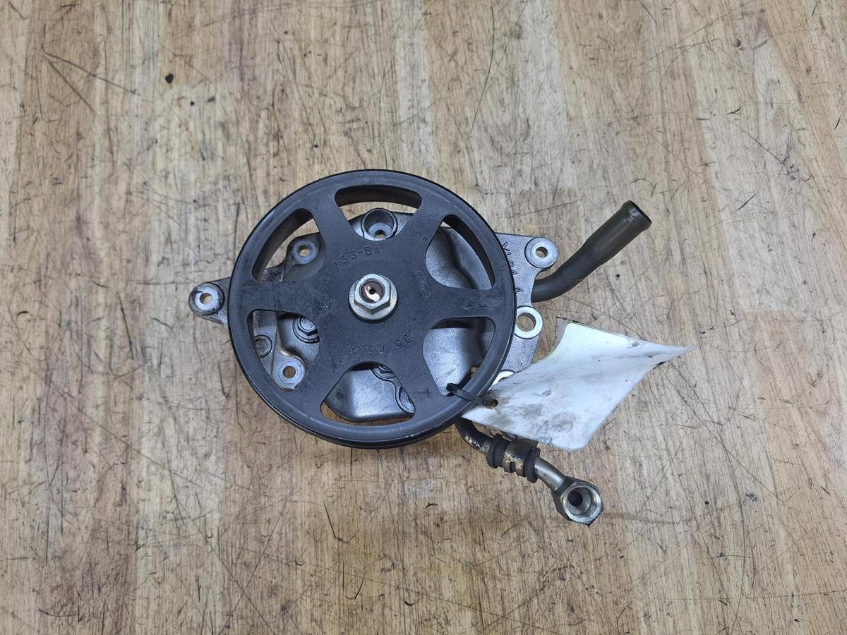 1000942584-Steering Pump Top