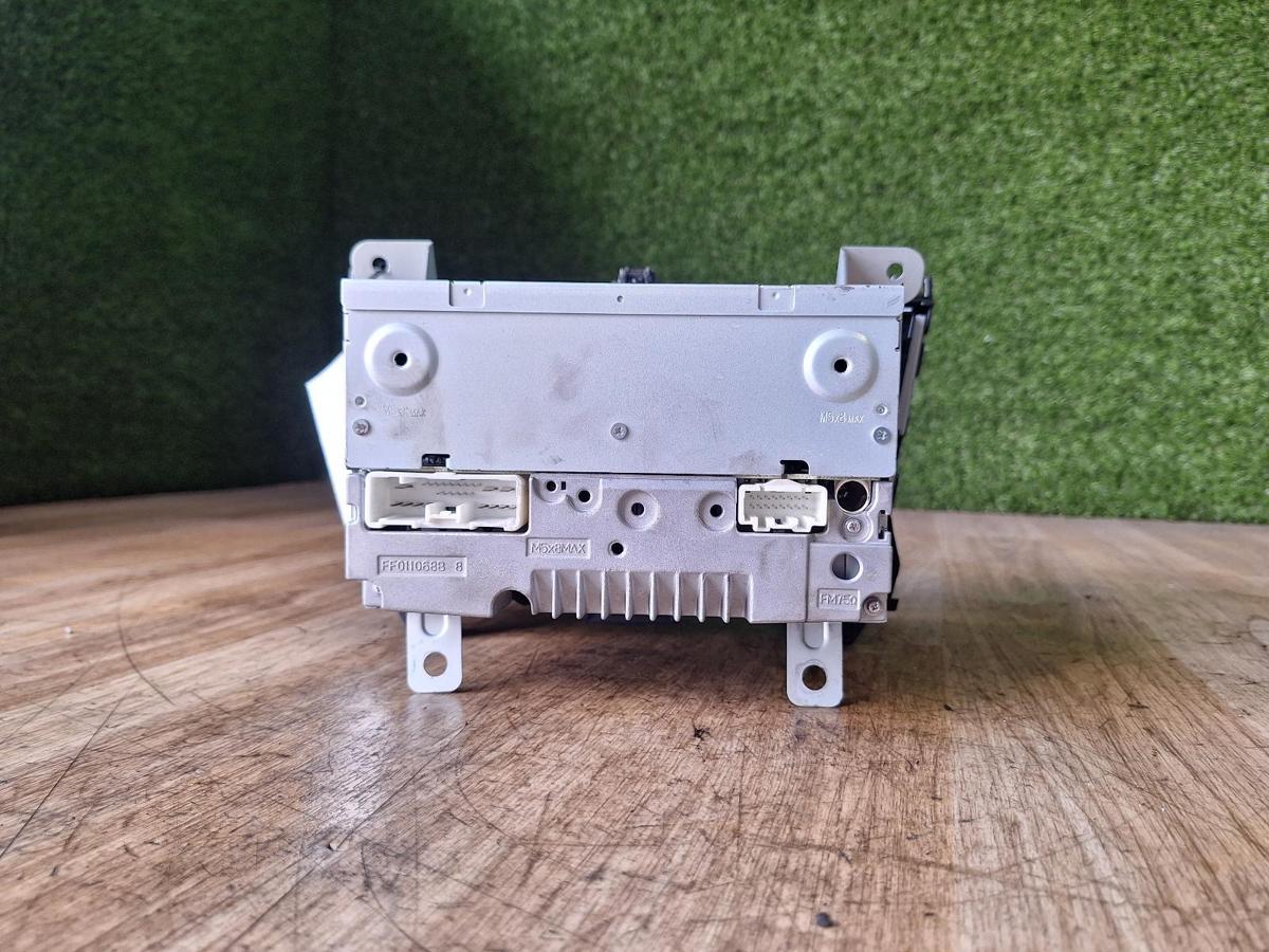 1000892517-Stereo Head Unit Back