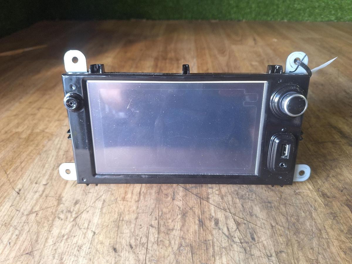 1000907262-Stereo Head Unit Front