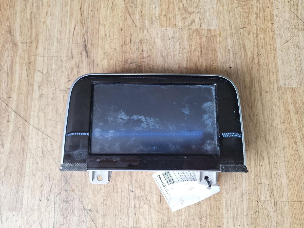 1000900618-Stereo Head Unit Front