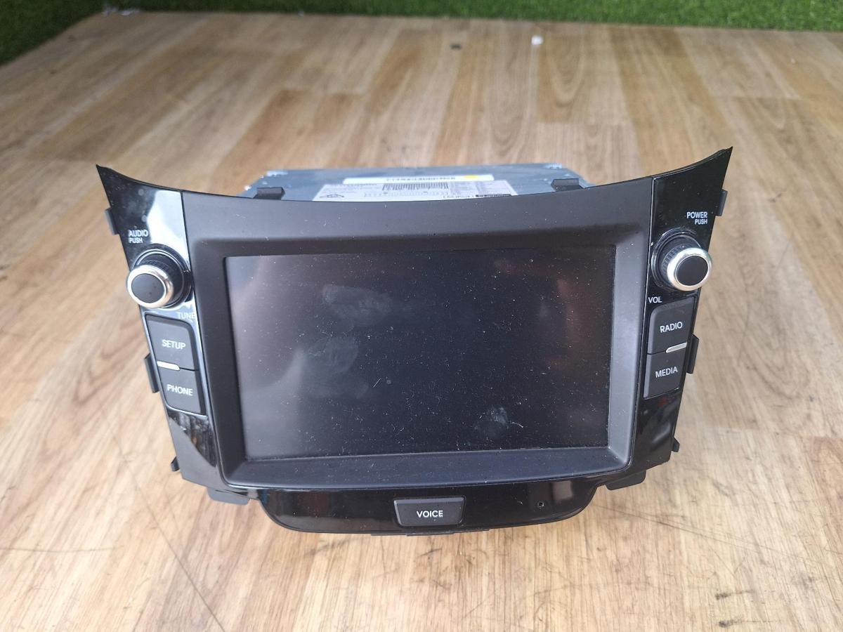 1000898987-Stereo Head Unit Front