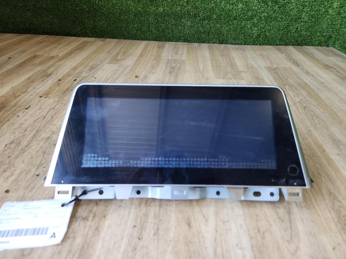 1000882605-Stereo Head Unit Front