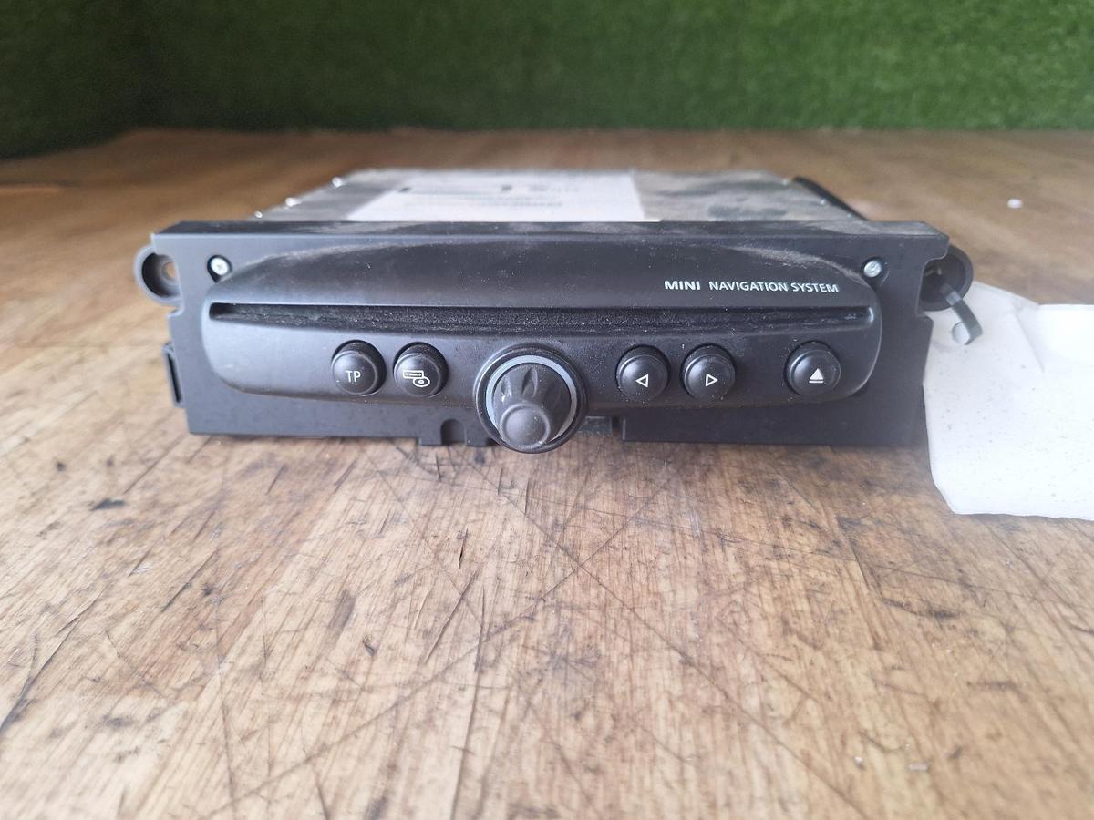 1000908465-Stereo Head Unit Front