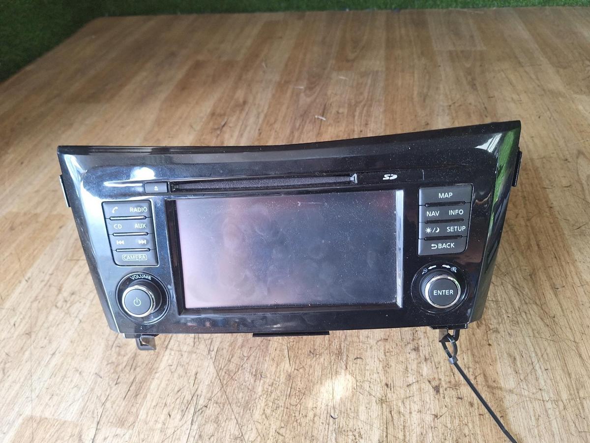 1000917706-Stereo Head Unit Front