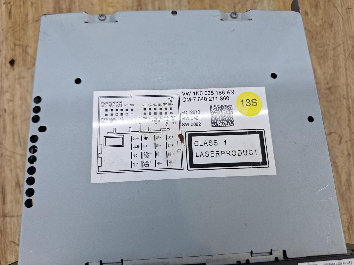 1000939760-Stereo Head Unit Part Number