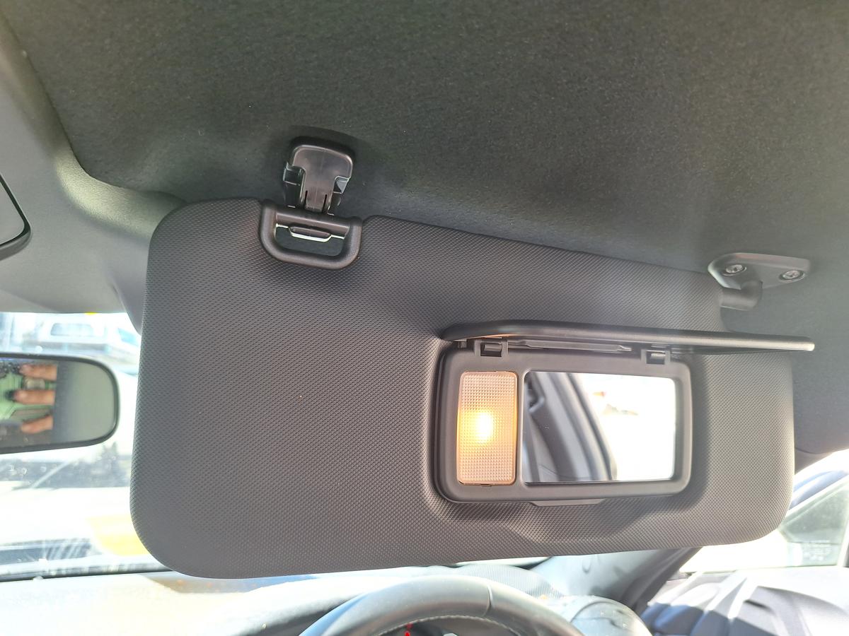 1000925947-Sun Visor Right