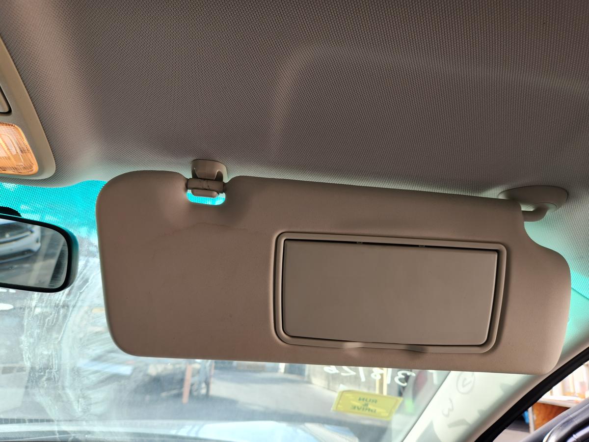 1000946027-Sun Visor Right