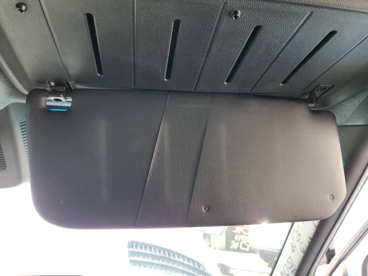 1000950934-Sun Visor Right