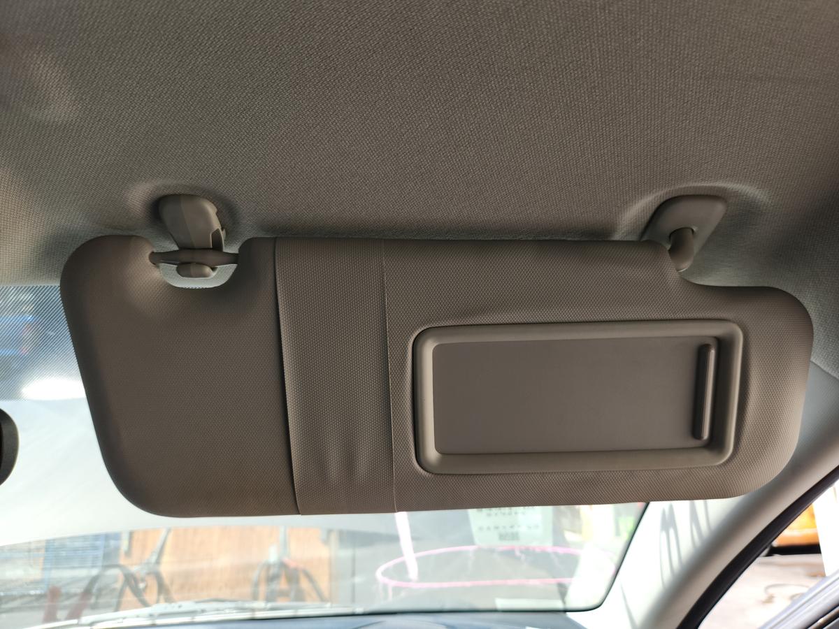 1000951204-Sun Visor Right