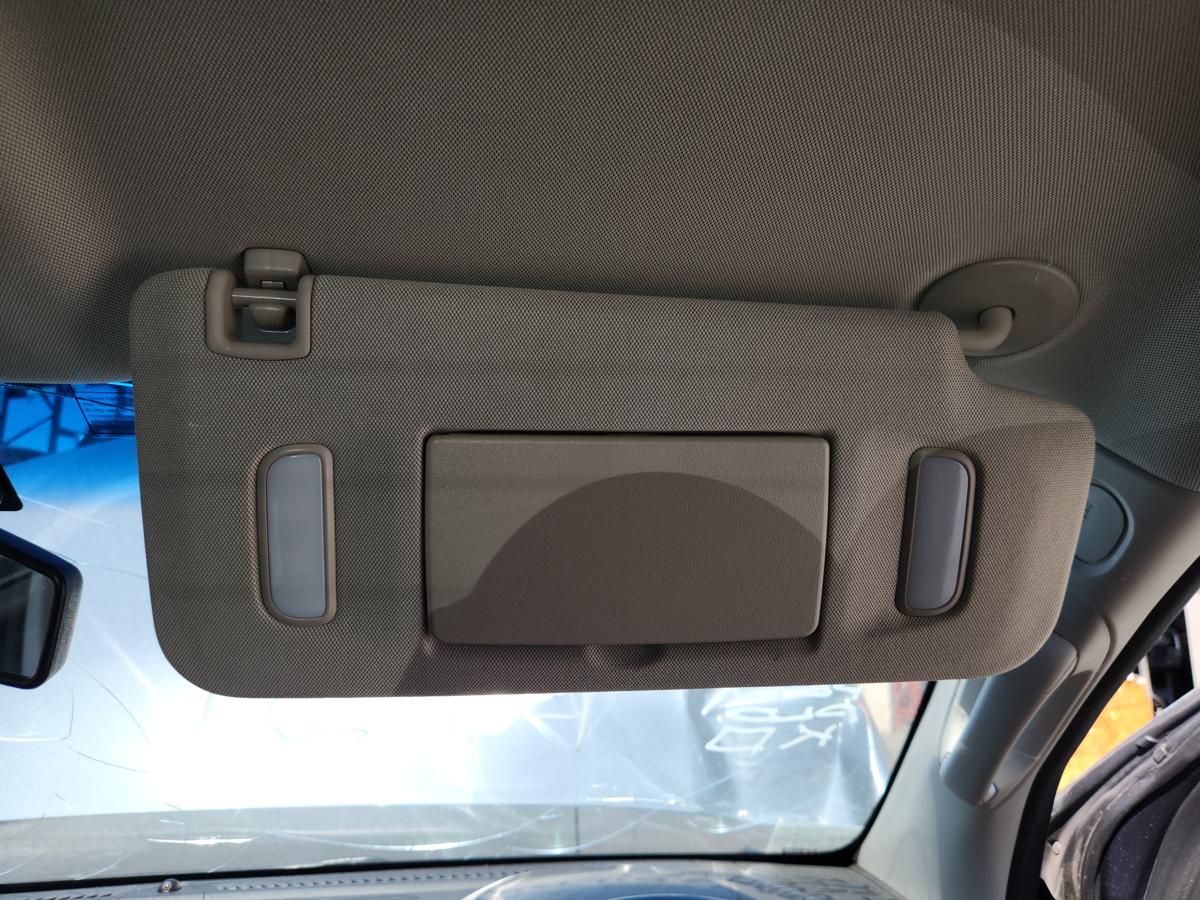 1000956133-Sun Visor Right