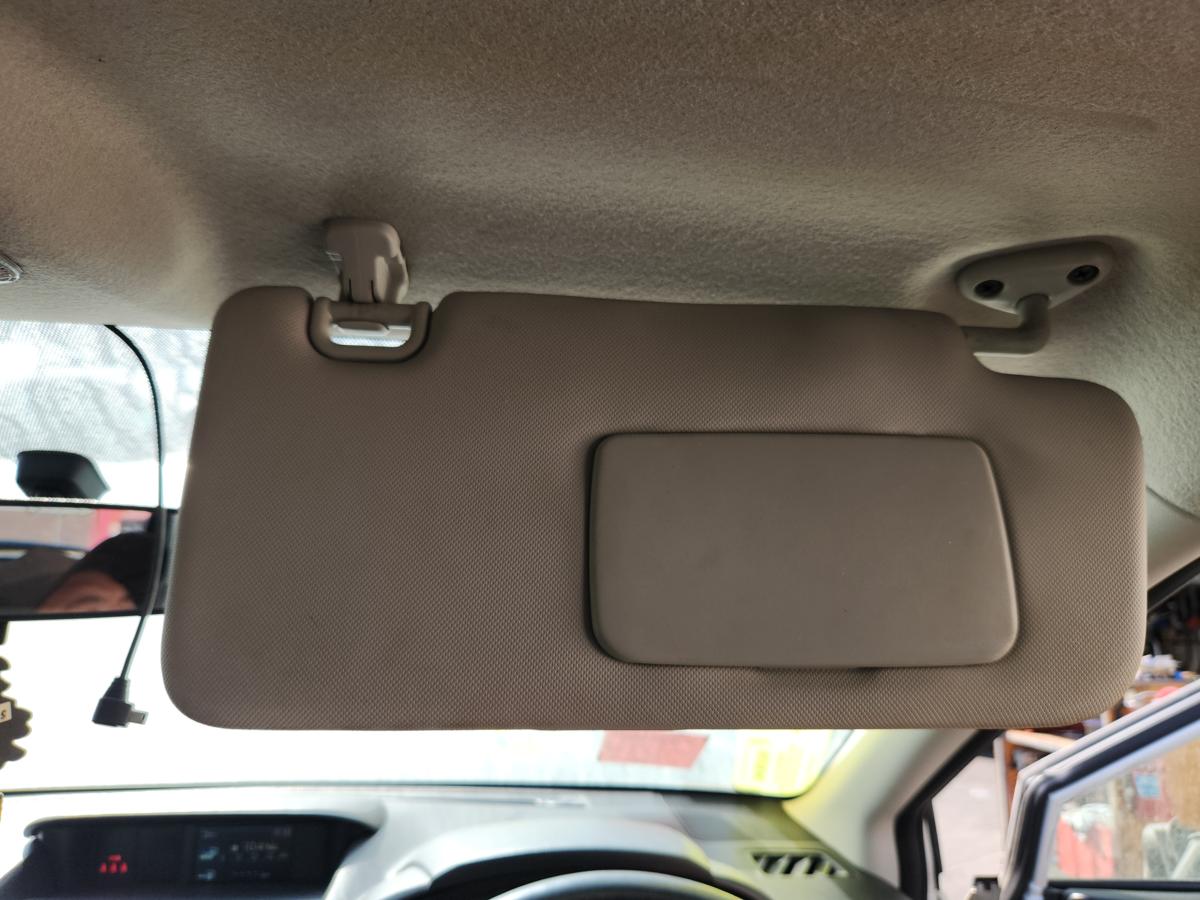 1000956000-Sun Visor Right