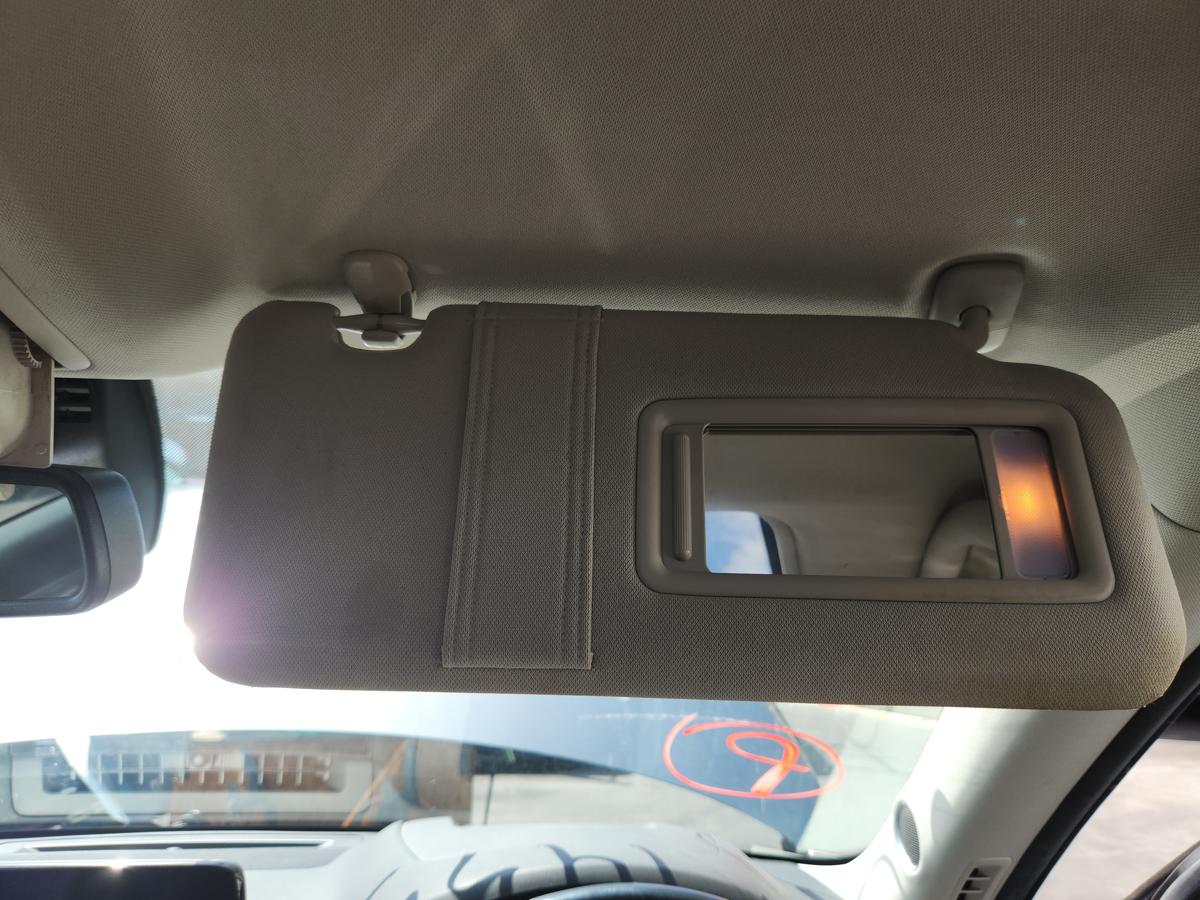 1000960440-Sun Visor Right