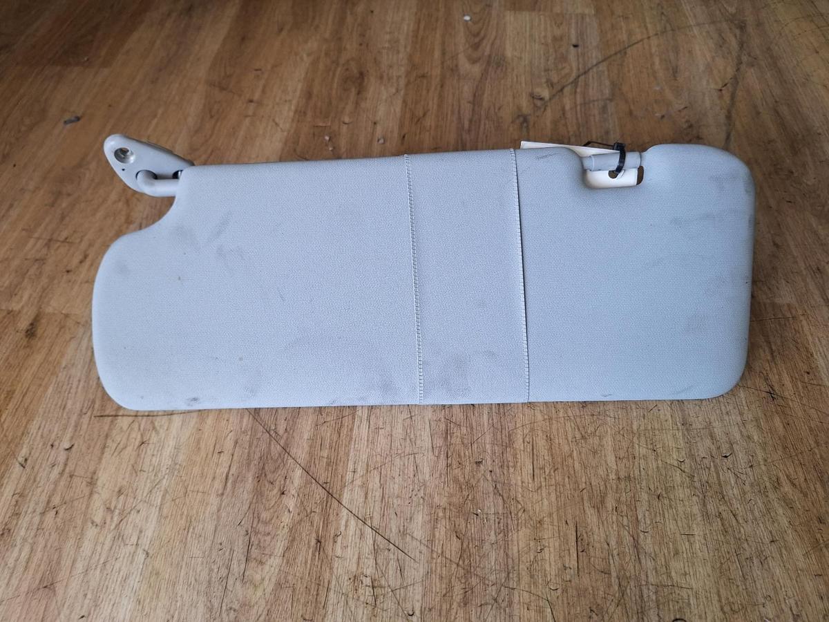 1000905347-Sun Visor Right Bottom