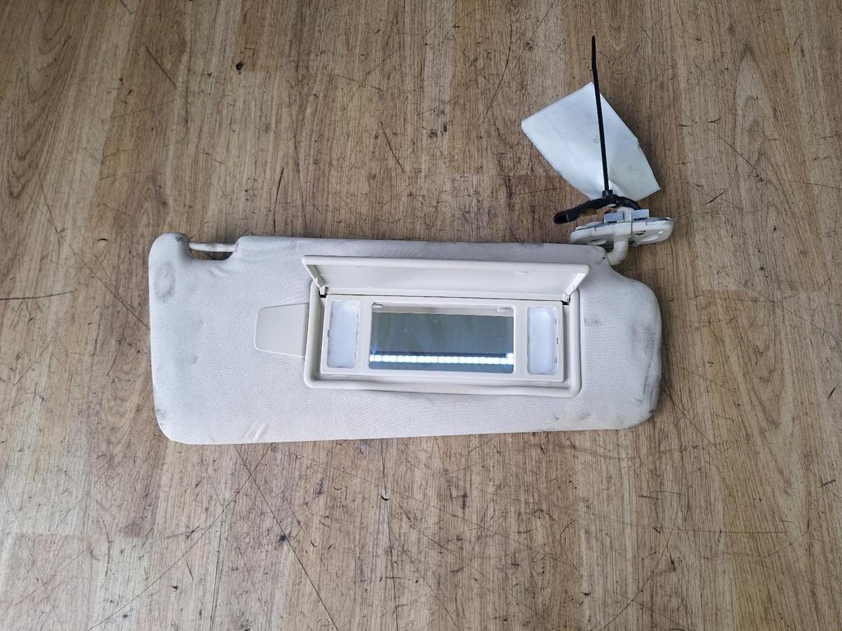 1000881843-Sun Visor Right Top