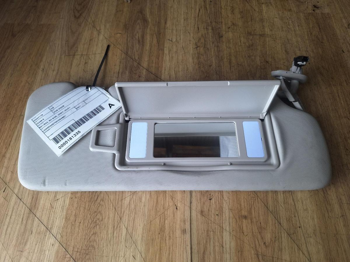 1000900015-Sun Visor Right Top