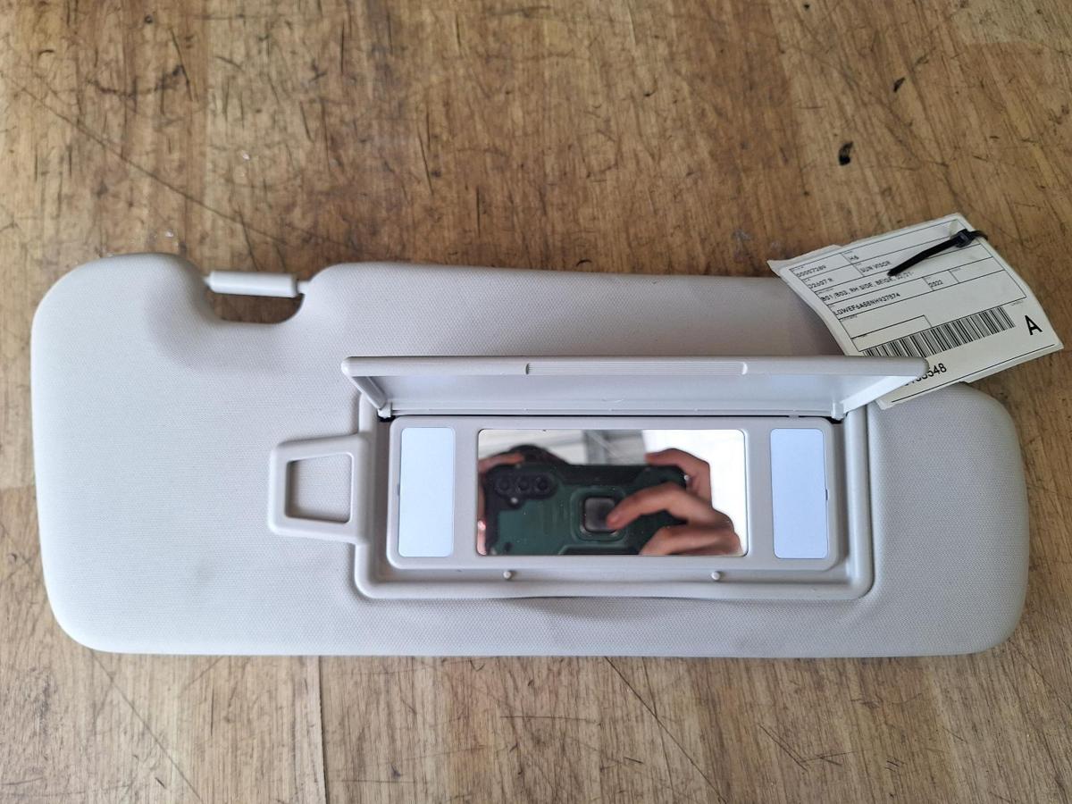 1000912168-Sun Visor Right Top