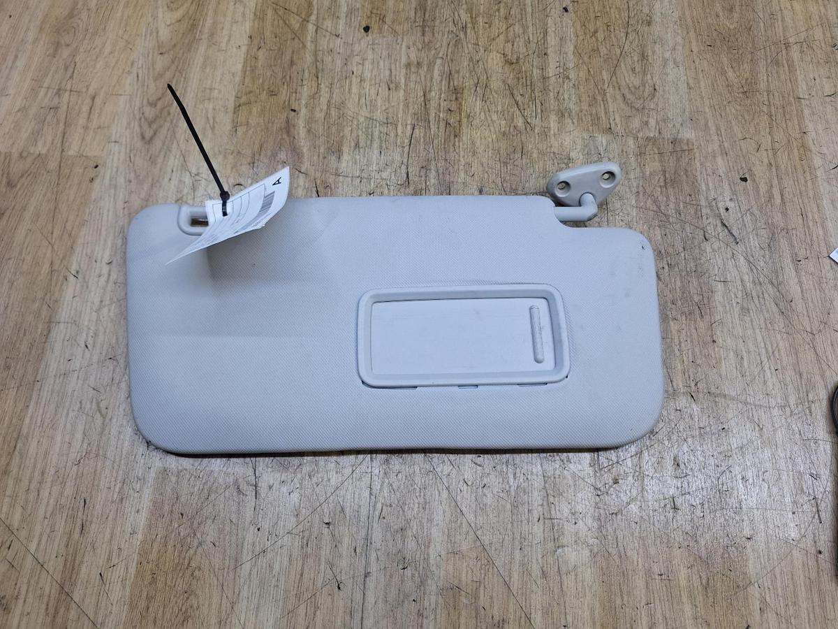 1000938232-Sun Visor Right Top