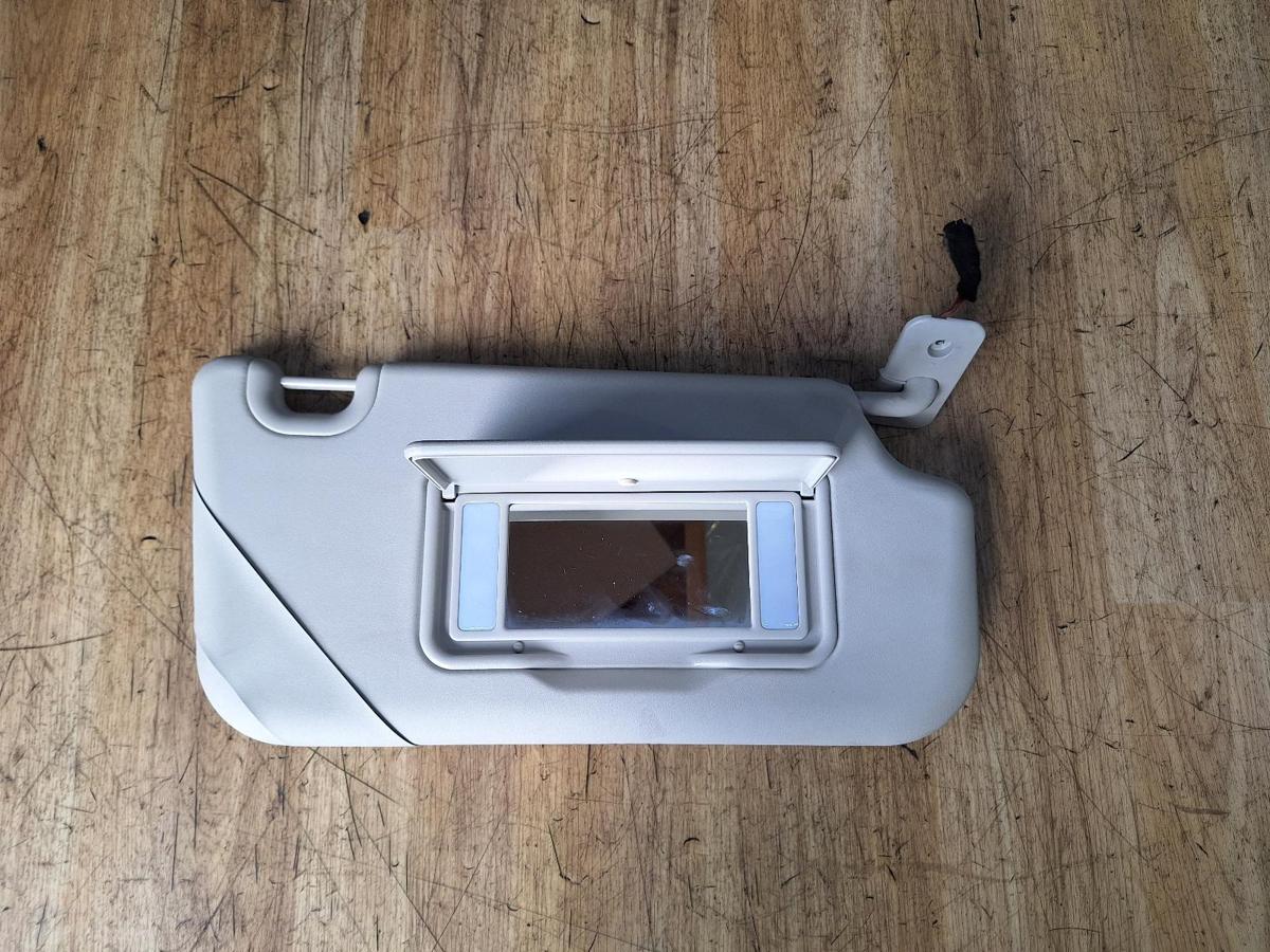 1000952543-Sun Visor Right Top