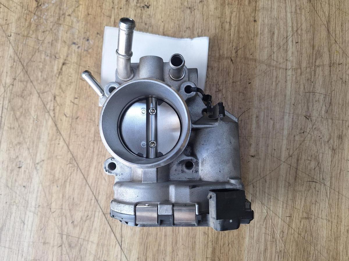 1000897810-Throttle Body Top