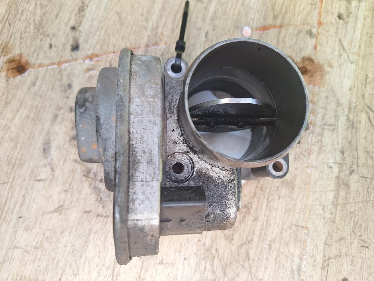 1000922534-Throttle Body Top