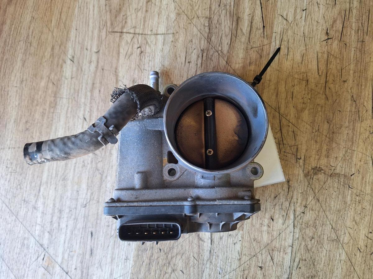 1000923239-Throttle Body Top