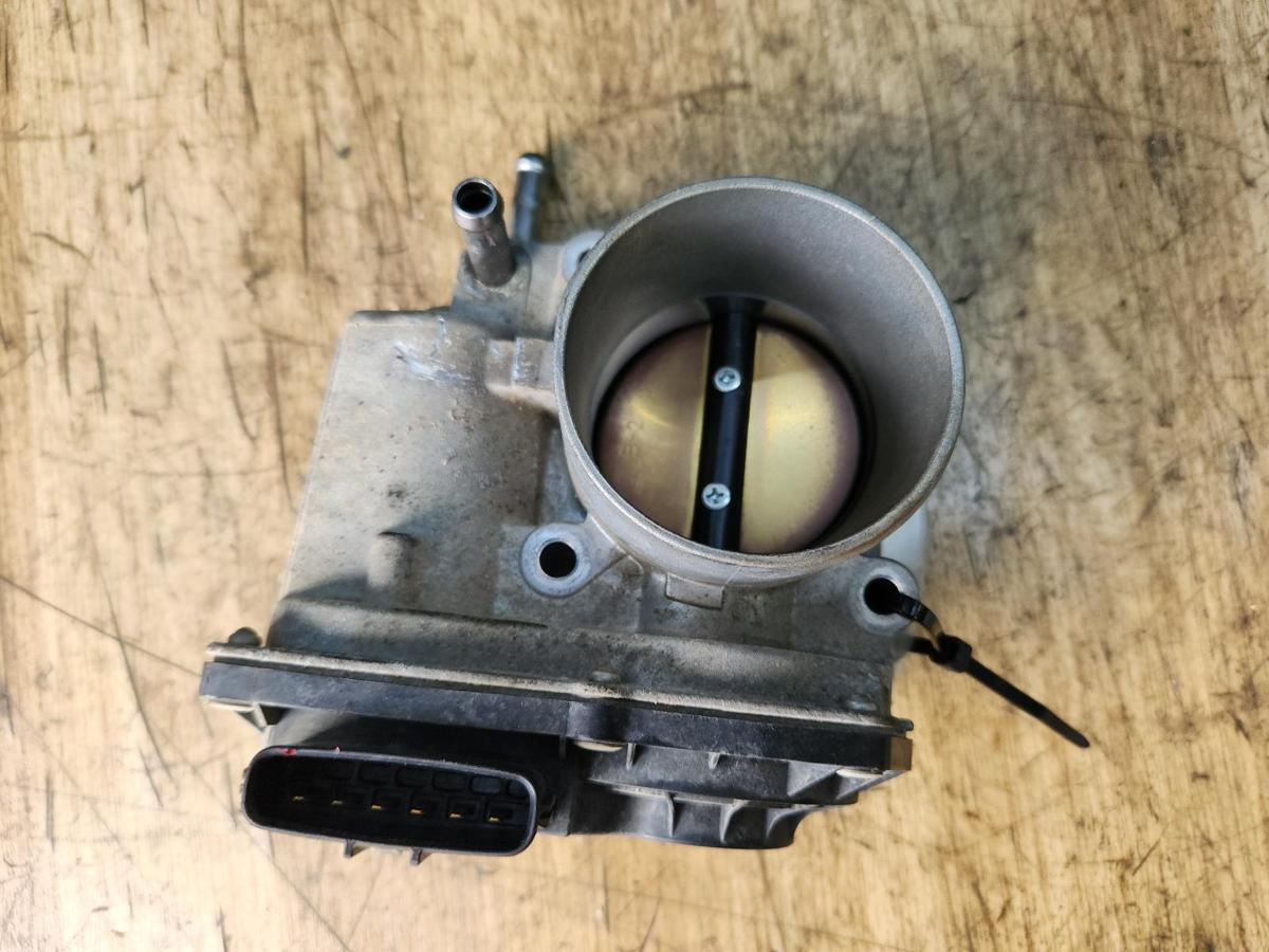 1000923487-Throttle Body Top