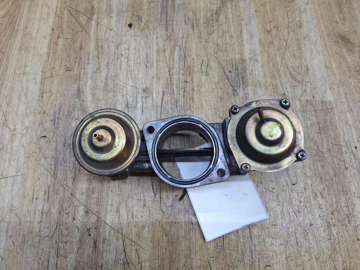 1000936170-Throttle Body Top