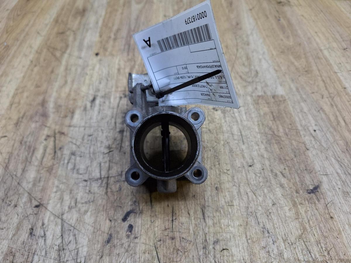 1000936602-Throttle Body Top