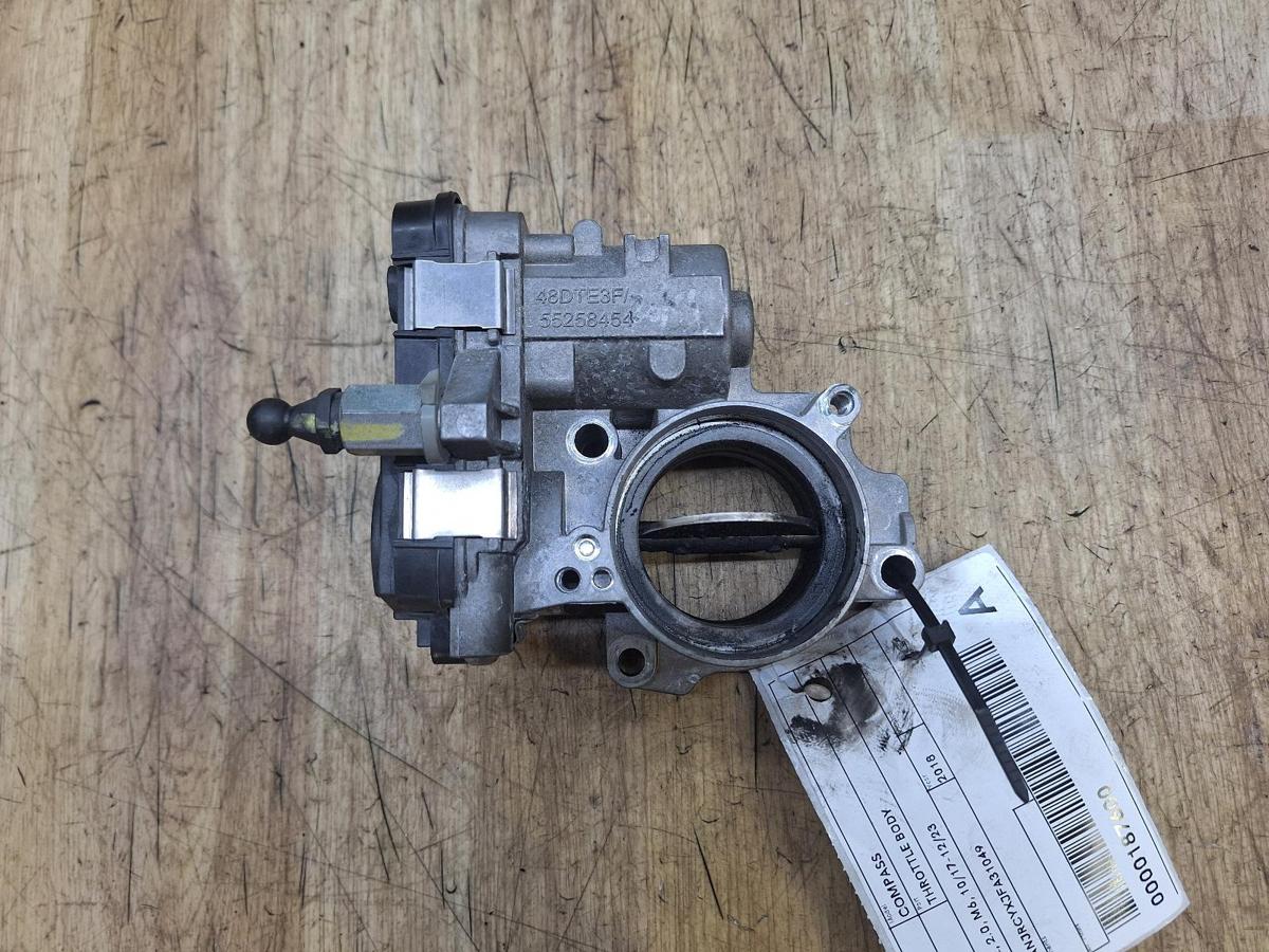 1000936711-Throttle Body Top
