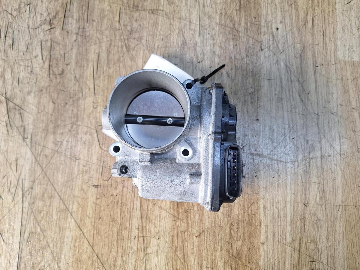 1000937939-Throttle Body Top