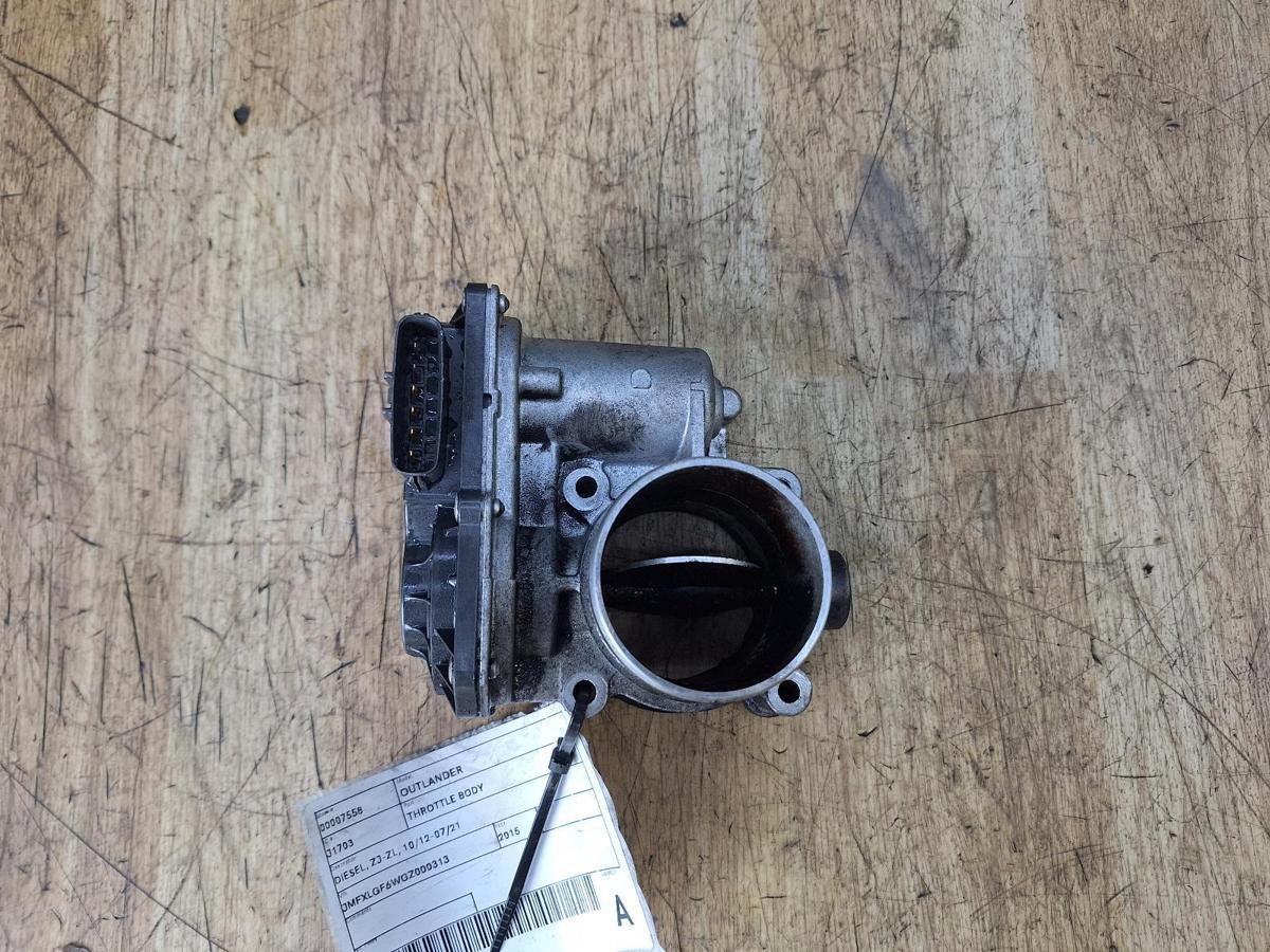 1000948632-Throttle Body Top