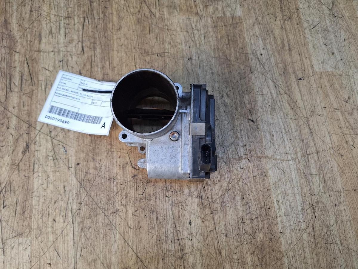 1000954735-Throttle Body Top