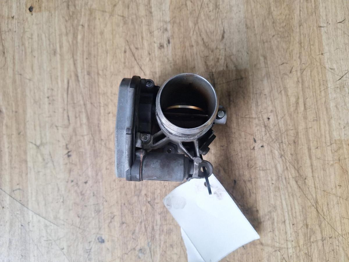1000881750-Throttle Body Top