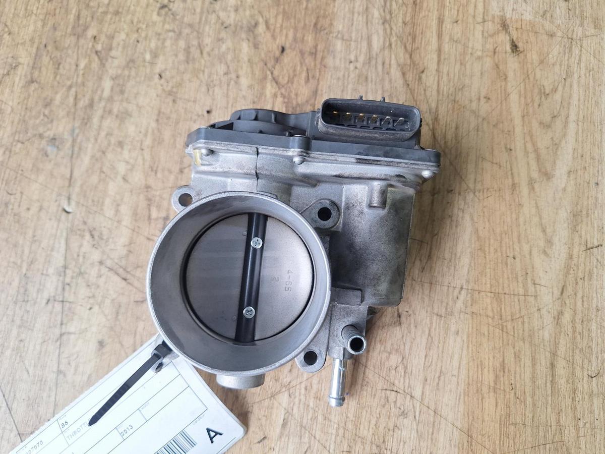 1000884546-Throttle Body Top