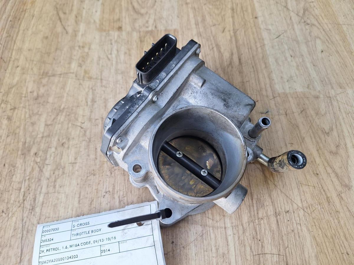 1000884940-Throttle Body Top
