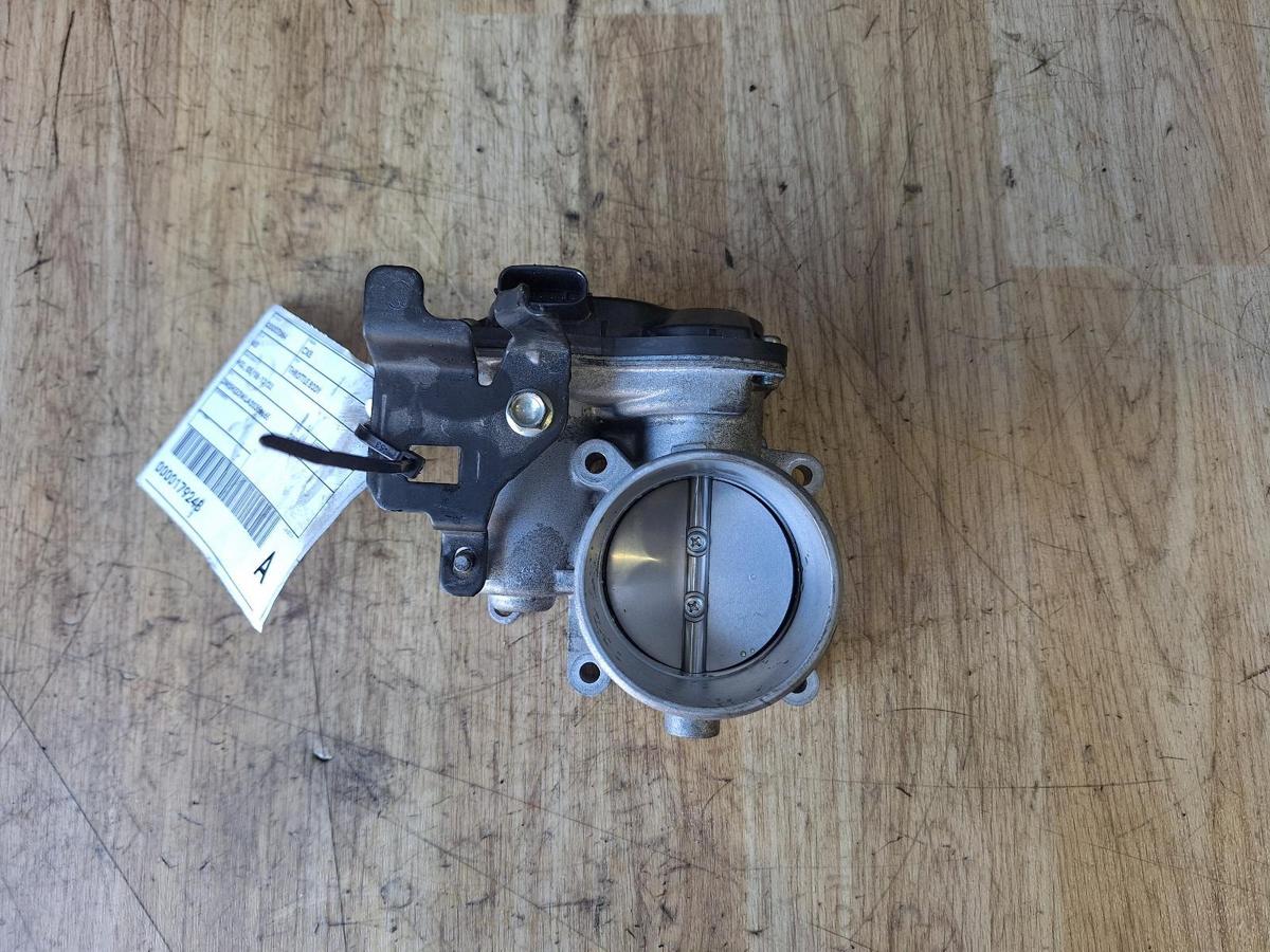 1000889067-Throttle Body Top