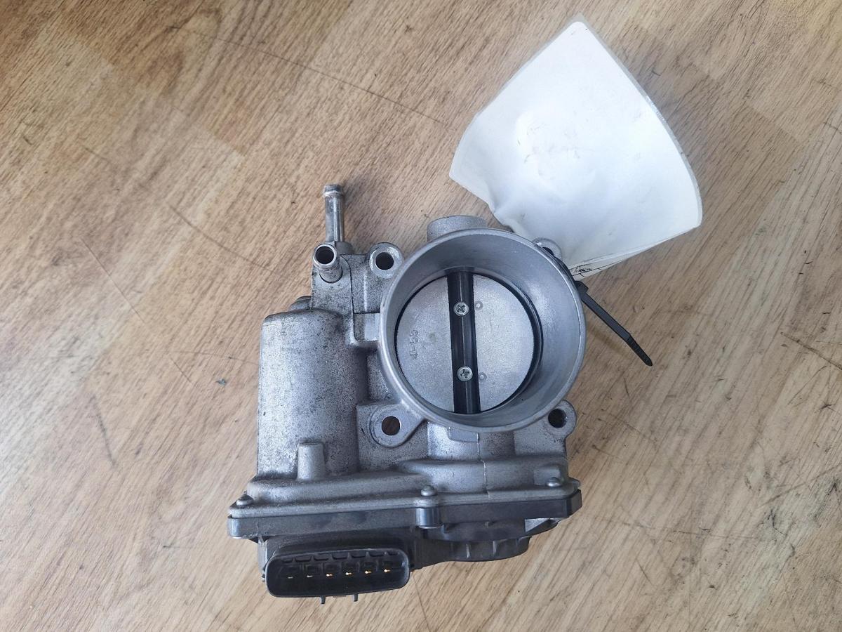 1000894073-Throttle Body Top