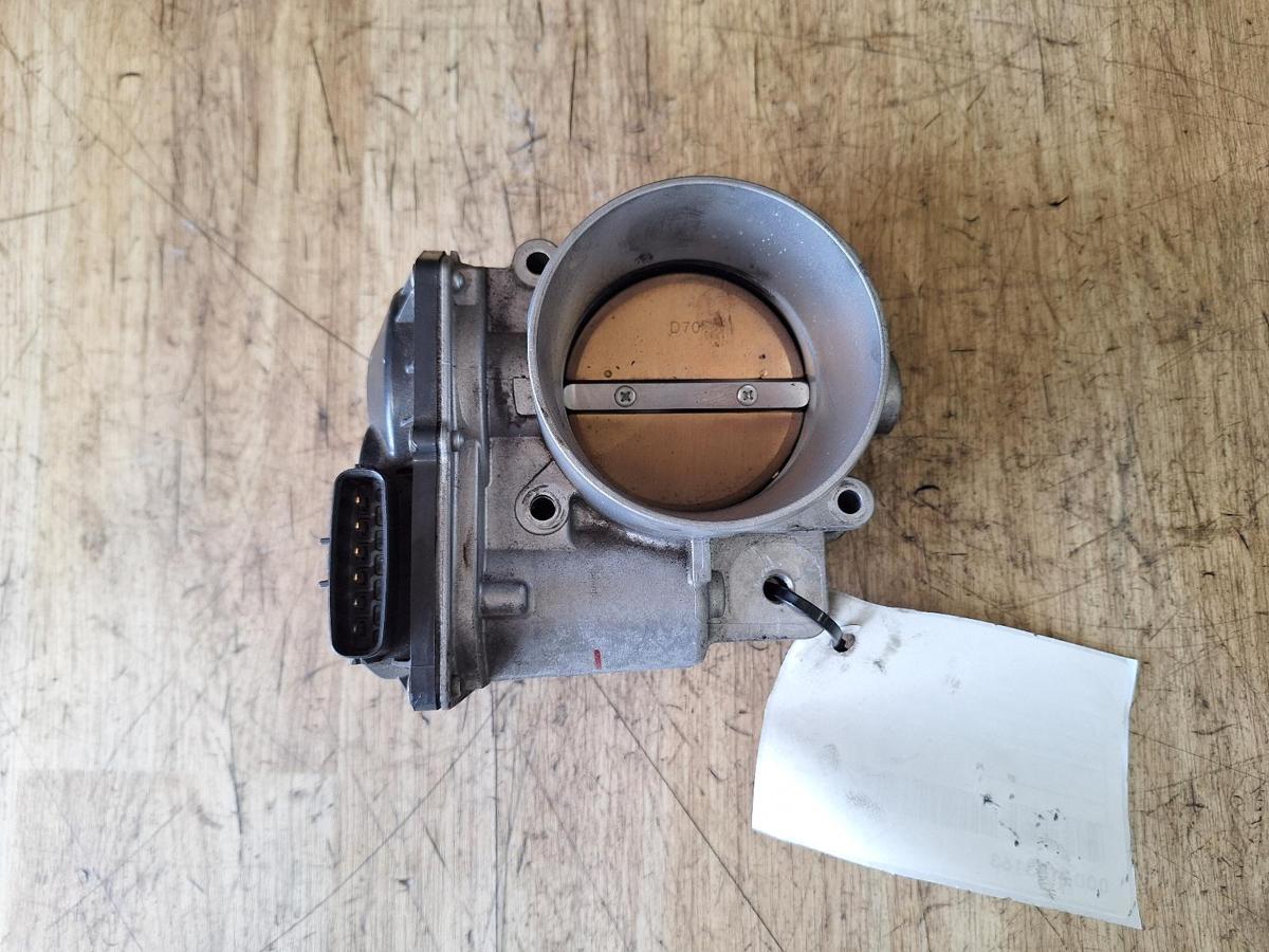 1000910018-Throttle Body Top