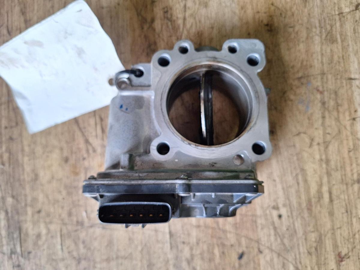 1000912898-Throttle Body Top