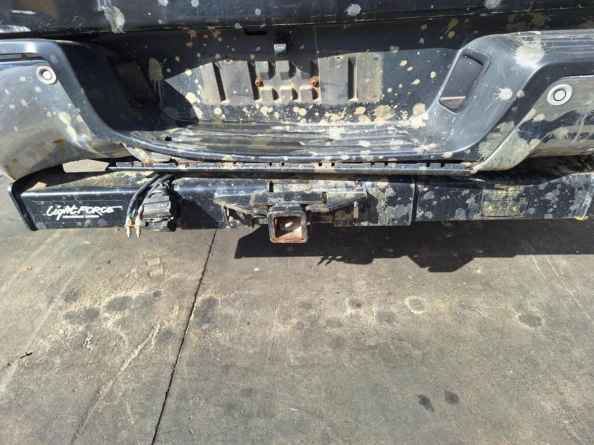 1000782021-Towbar