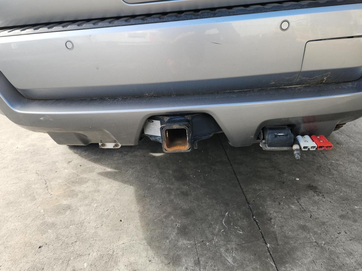 1000843028-Towbar