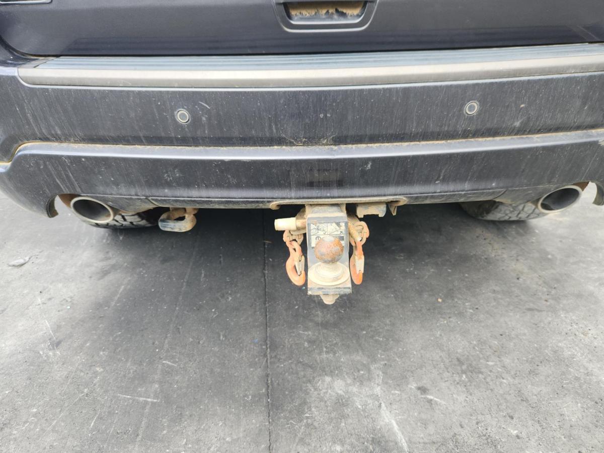 1000824766-Towbar