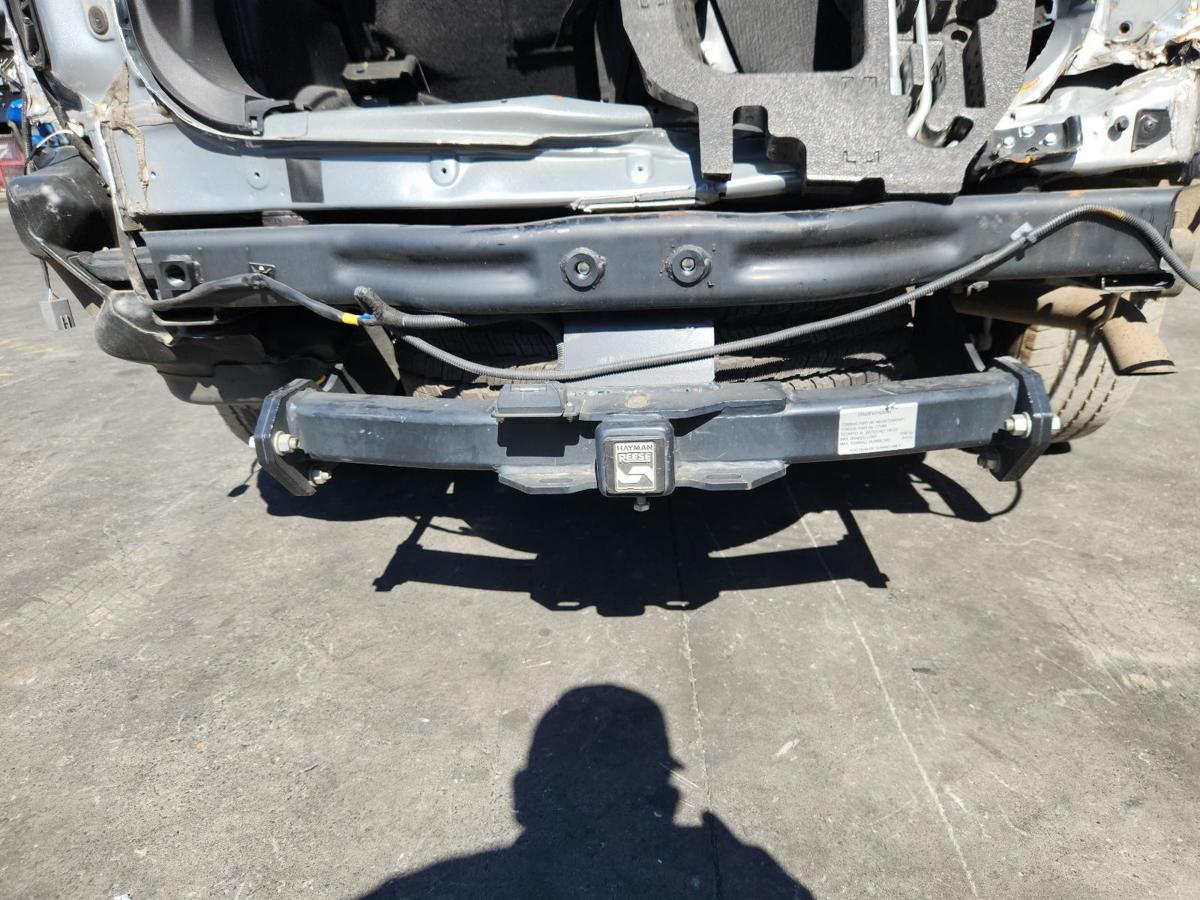 1000876717-Towbar
