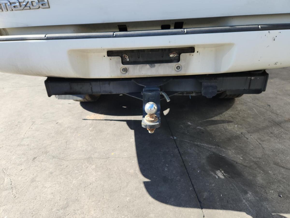 1000858950-Towbar