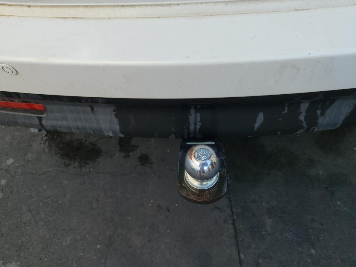 1000934660-Towbar